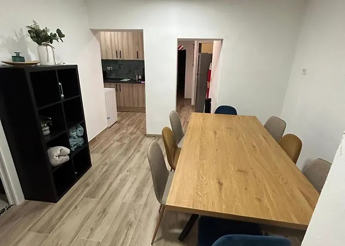 Apartamento Con 8 Habitaciones Y 5 Banos